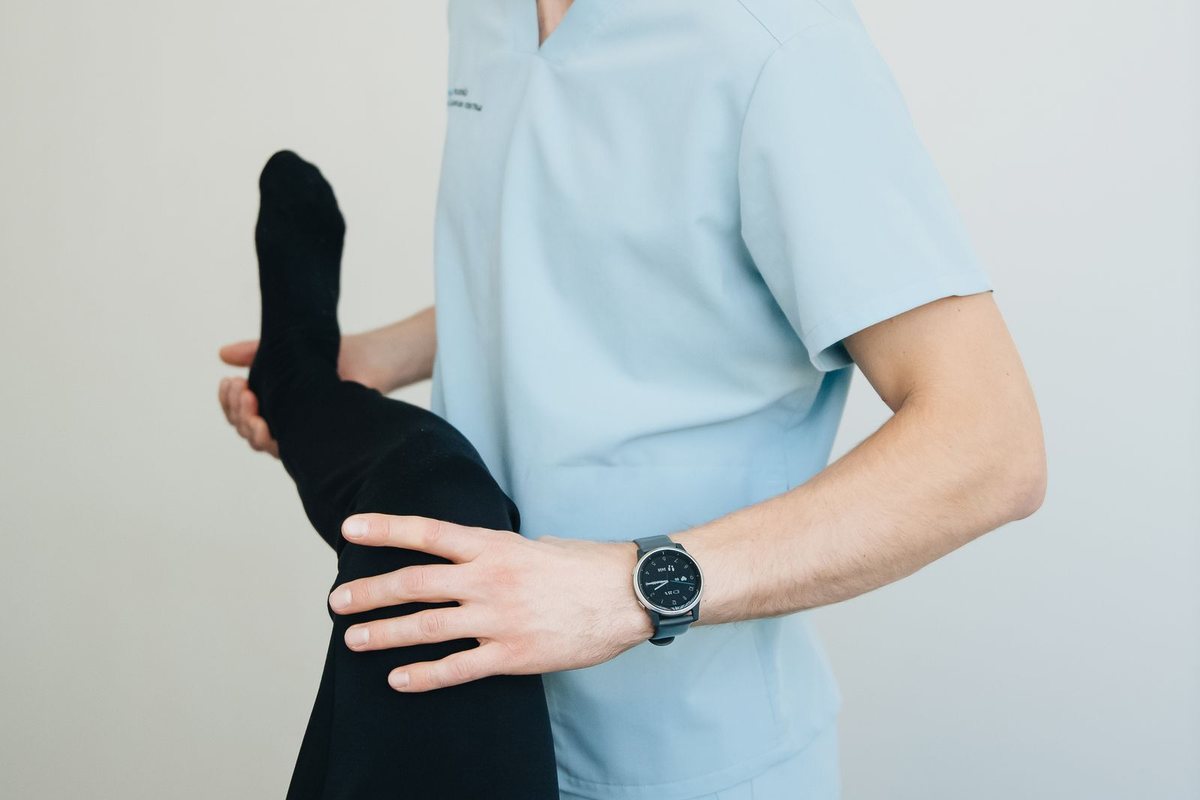 İdrar kaçırmayı azaltmak için fizyoterapist eşliğinde pelvik rehabilitasyon
