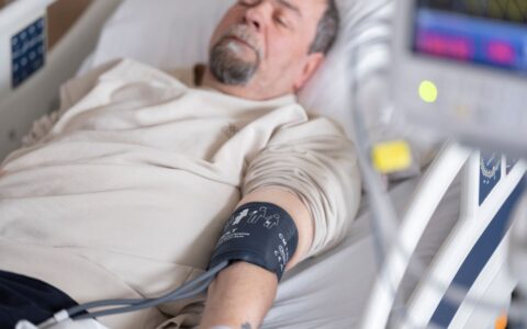 Prostat Ameliyatı Sonrası Sonda: Ne Kadar Kalır, Nasıl Bakılır?